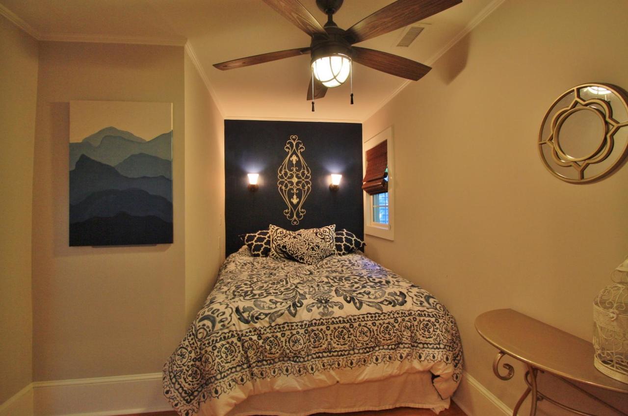 Downtown Hideaway - Green Door - thumb 13