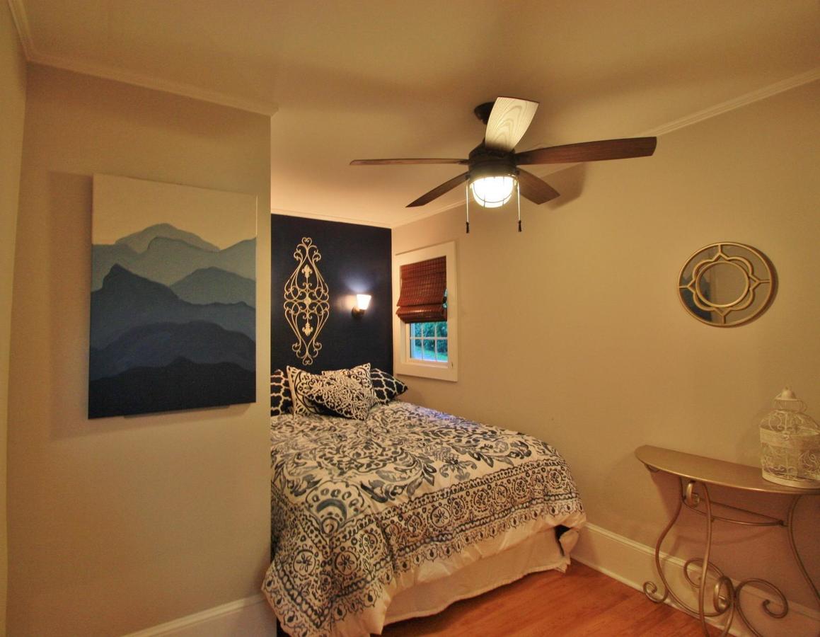 Downtown Hideaway - Green Door - thumb 12