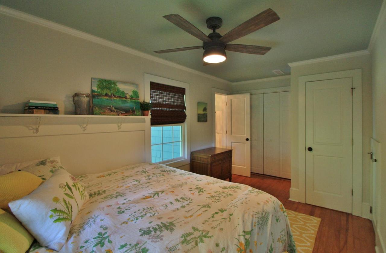 Downtown Hideaway - Green Door - thumb 18