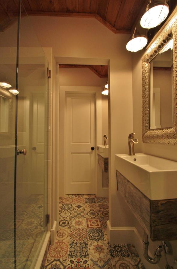 Downtown Hideaway - Green Door - thumb 16