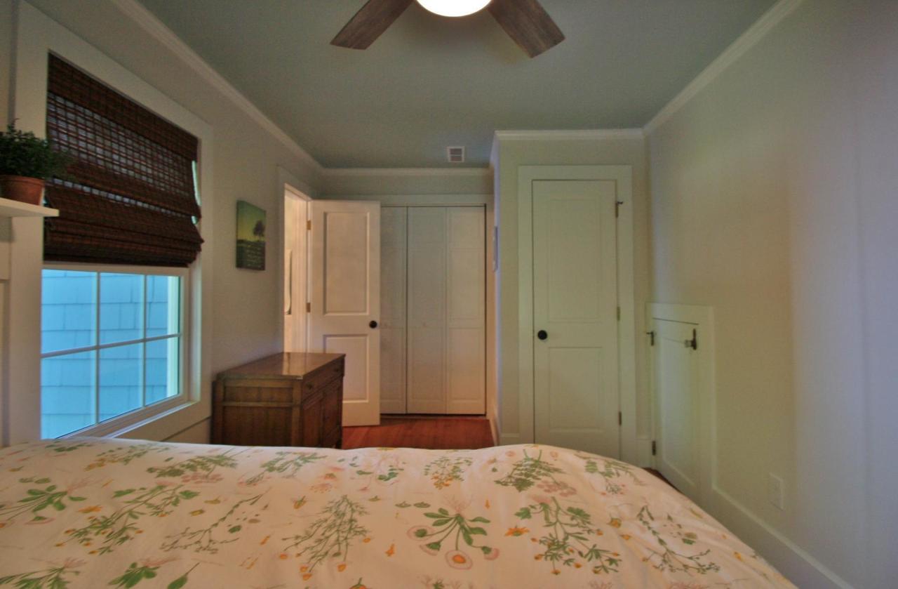 Downtown Hideaway - Green Door - thumb 20