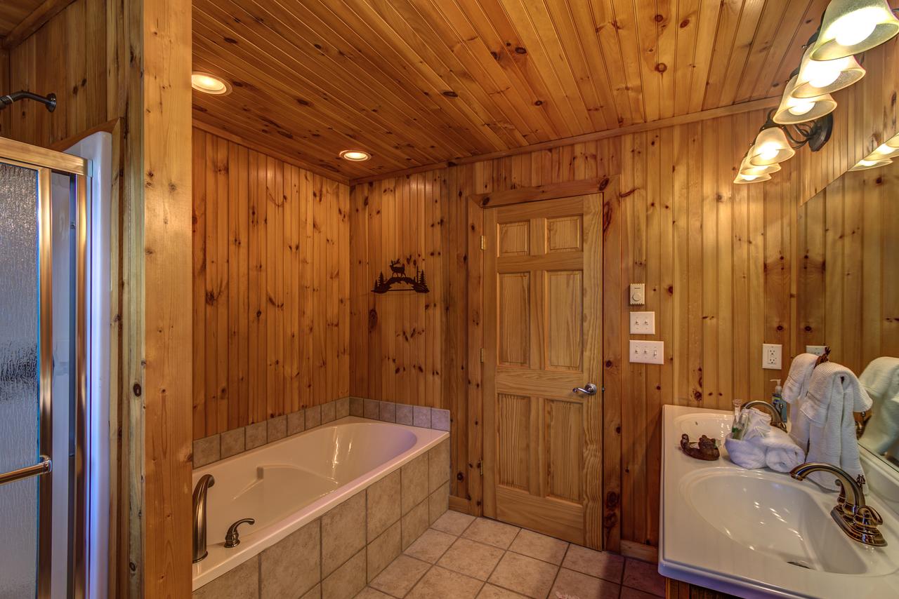 4 Bears Lodge Home - thumb 5