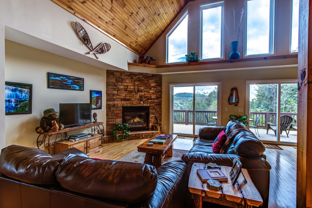 4 Bears Lodge Home - thumb 0