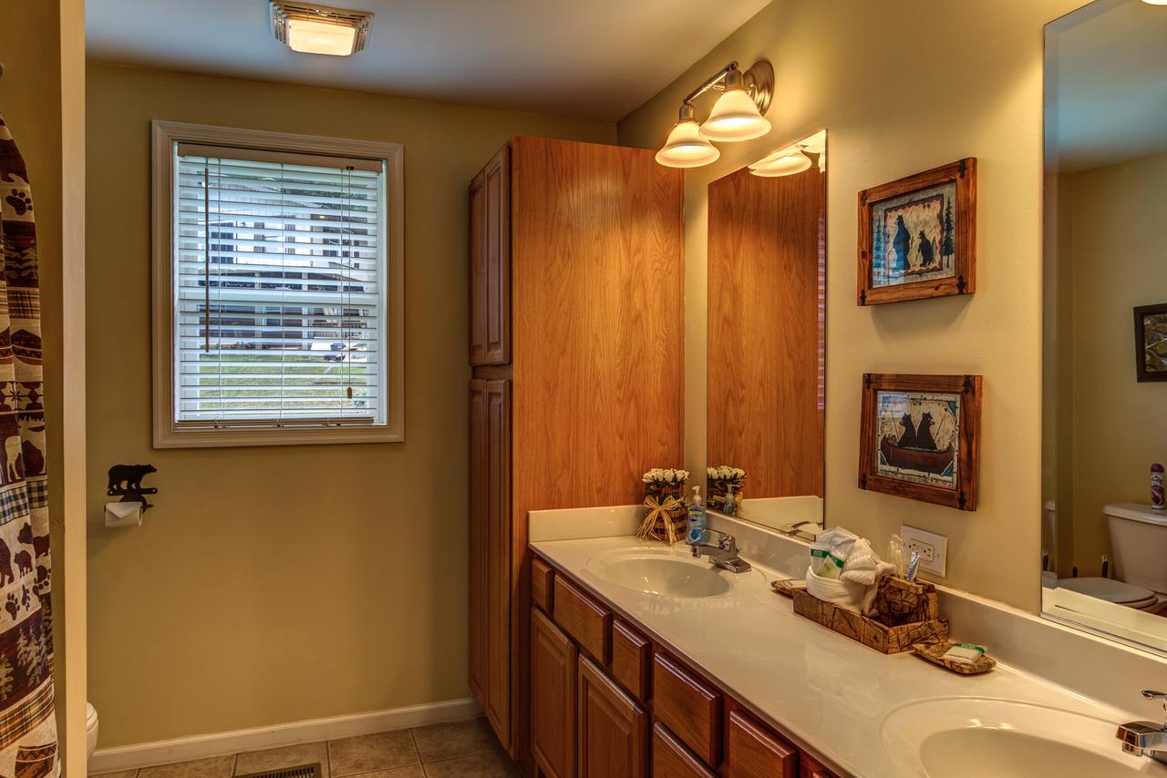 4 Bears Lodge Home - thumb 13