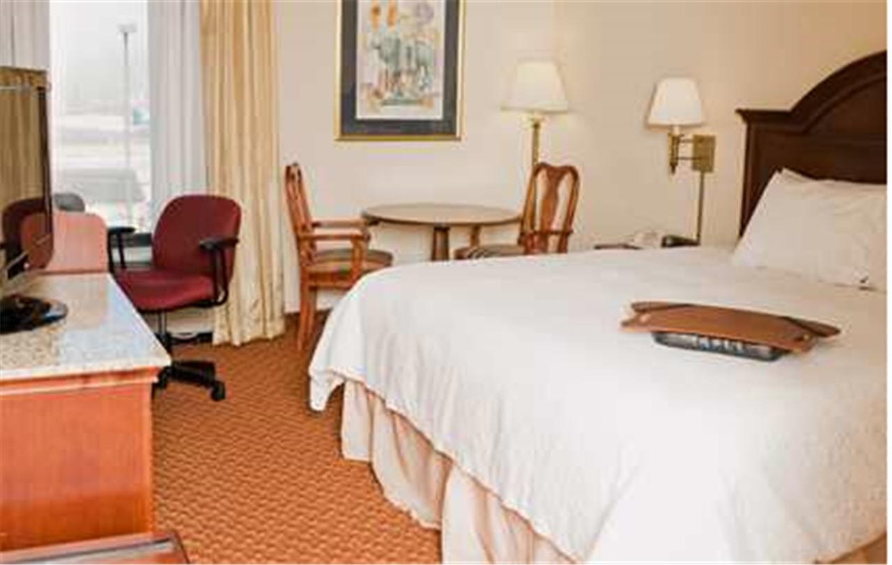 Hampton Inn Wilkesboro - thumb 15