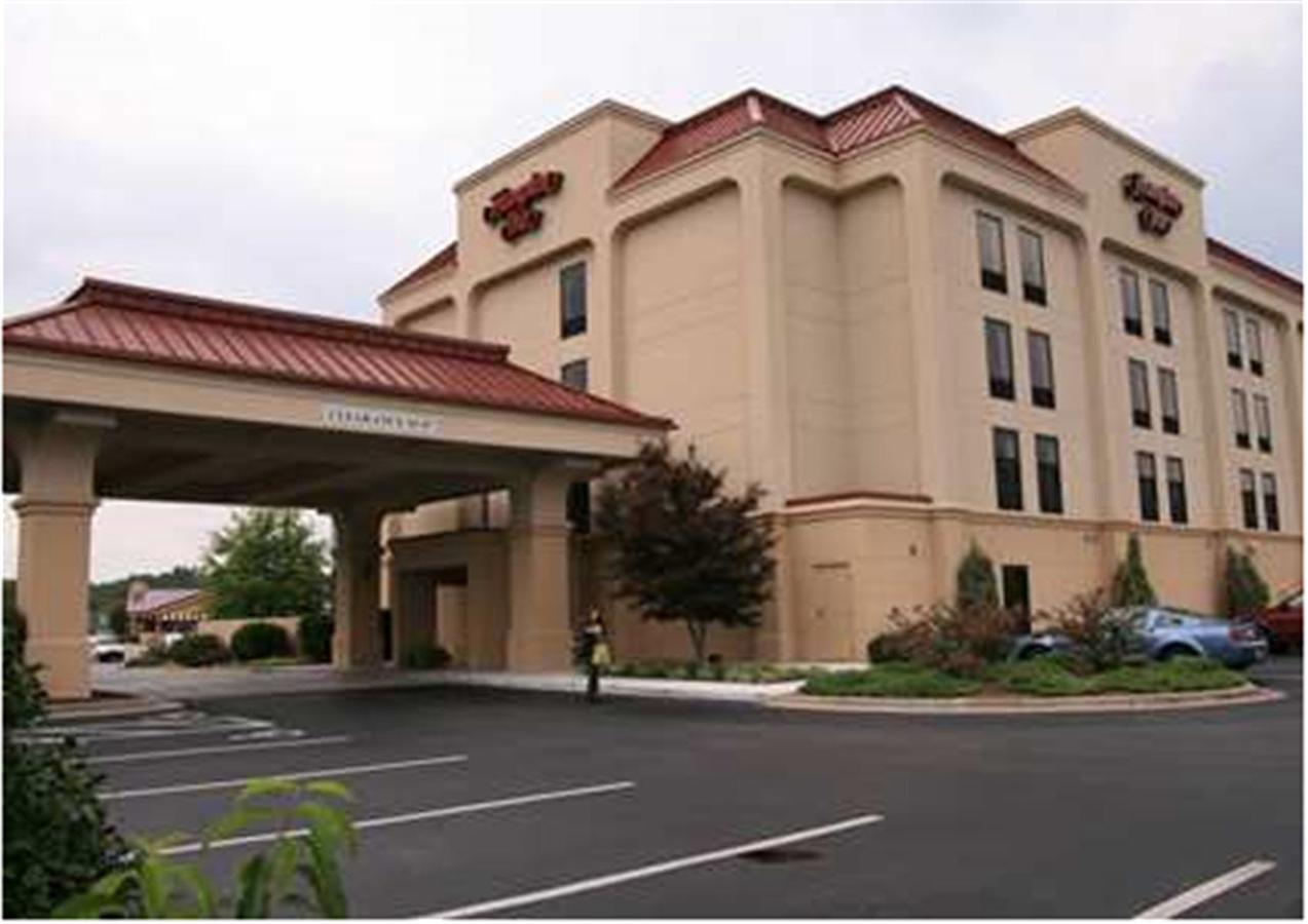 Hampton Inn Wilkesboro - thumb 1