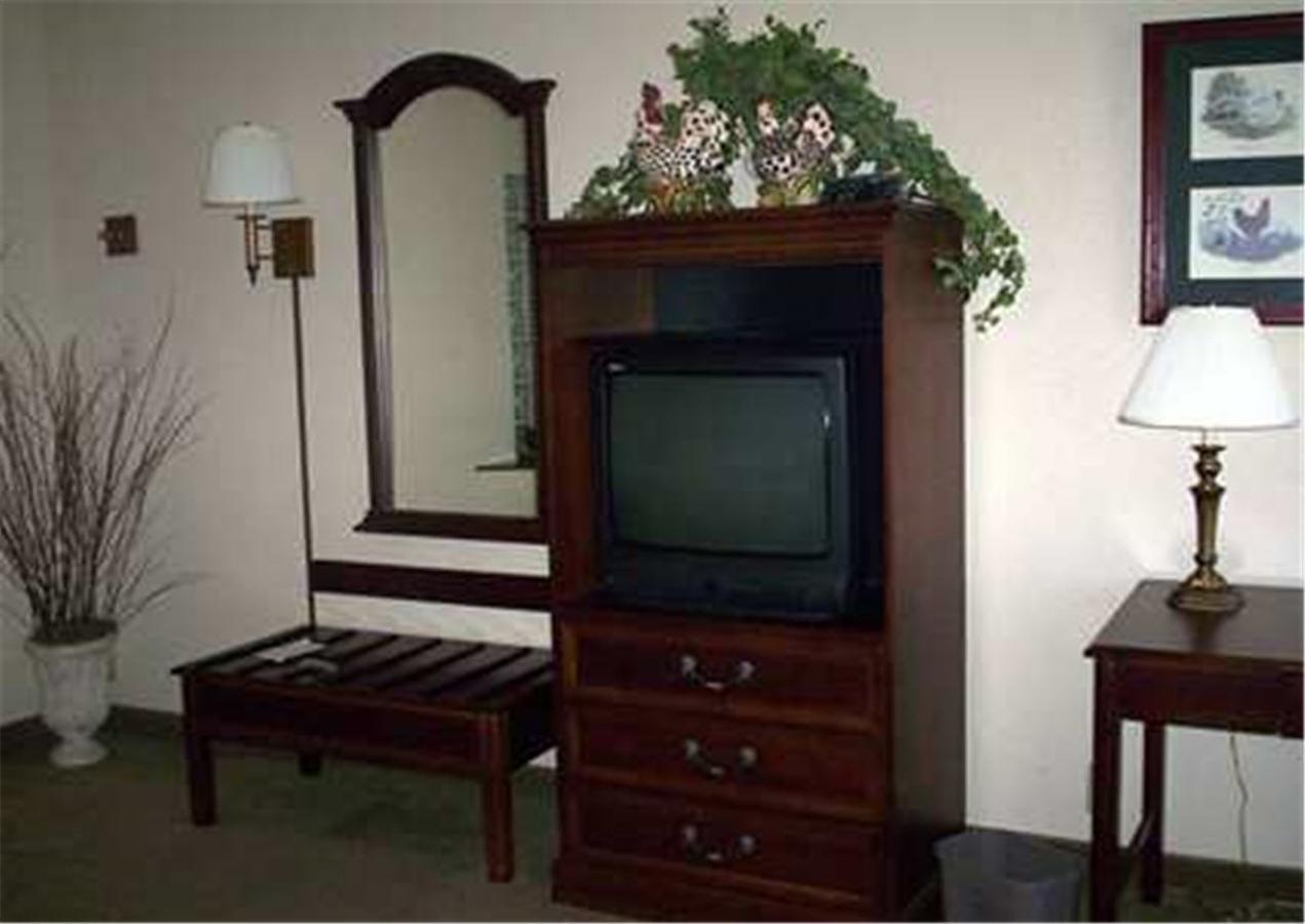 Hampton Inn Wilkesboro - thumb 16