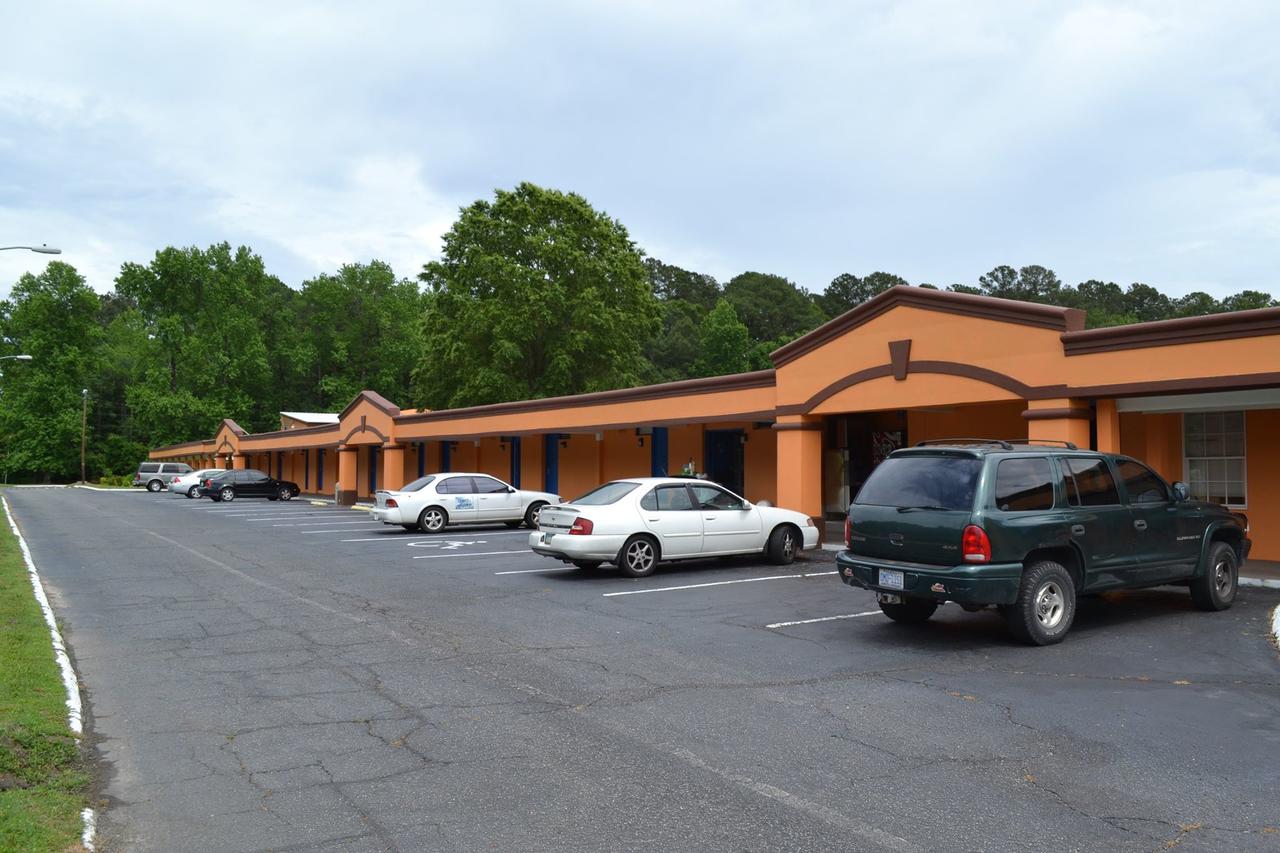 Americas Best Value Inn Smithfield - thumb 6