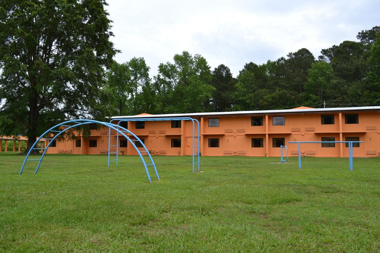 Americas Best Value Inn Smithfield - thumb 12