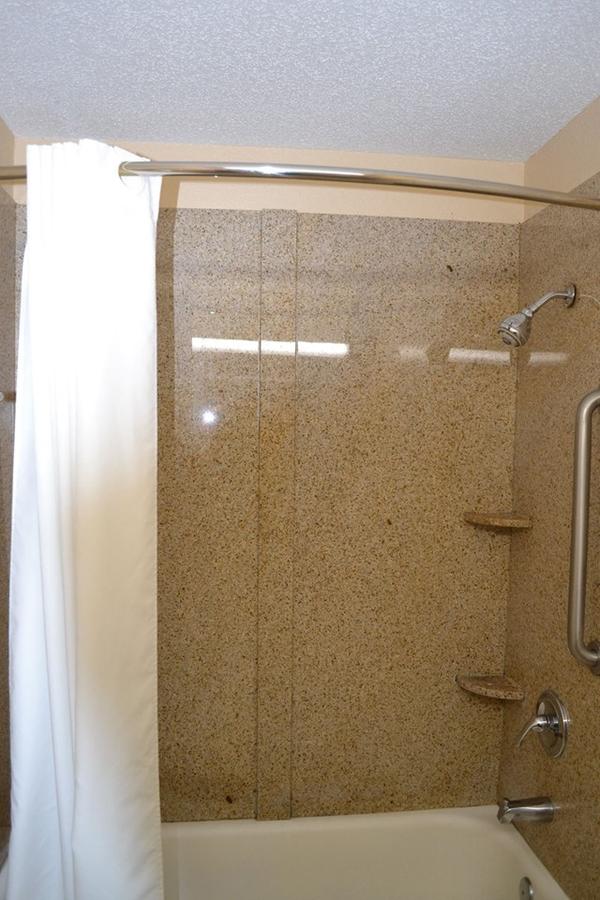 Americas Best Value Inn Smithfield - thumb 13