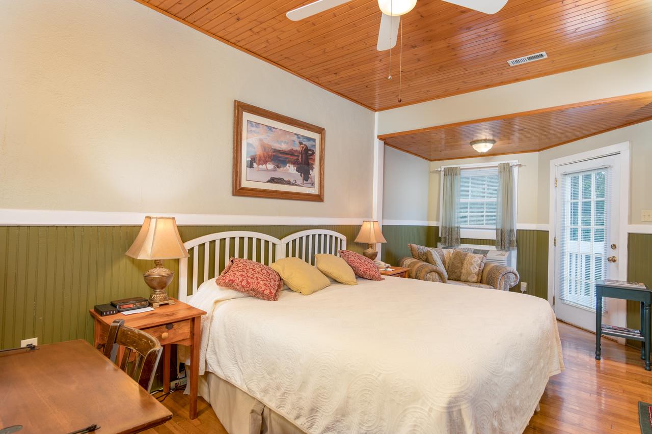 Highland Lake Inn & Resort - Flat Rock - thumb 15