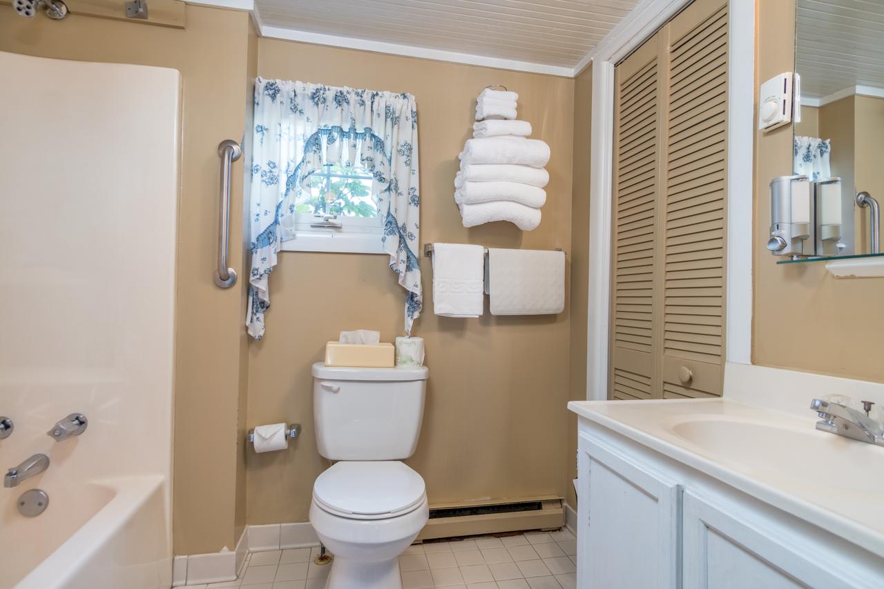 Highland Lake Inn & Resort - Flat Rock - thumb 22