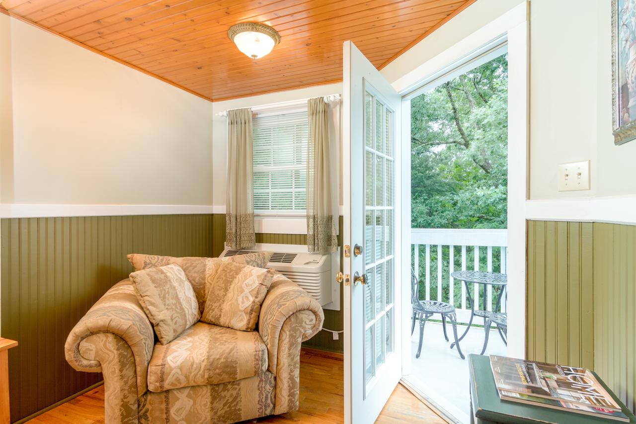 Highland Lake Inn & Resort - Flat Rock - thumb 11