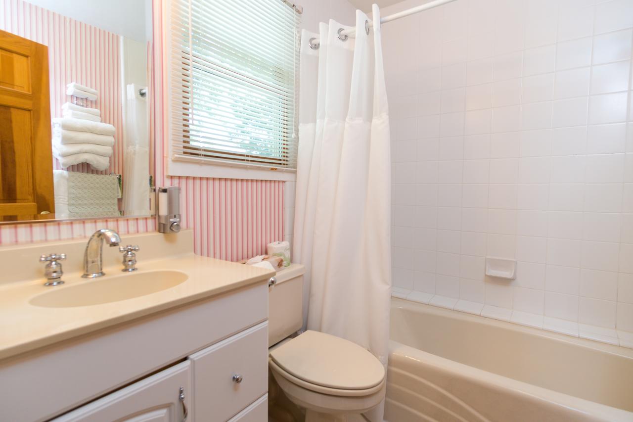 Highland Lake Inn & Resort - Flat Rock - thumb 37