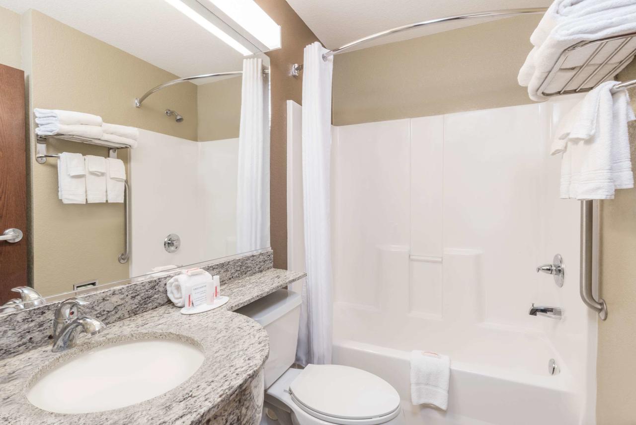 Microtel Inn & Suites By Wyndham Dickinson - thumb 12
