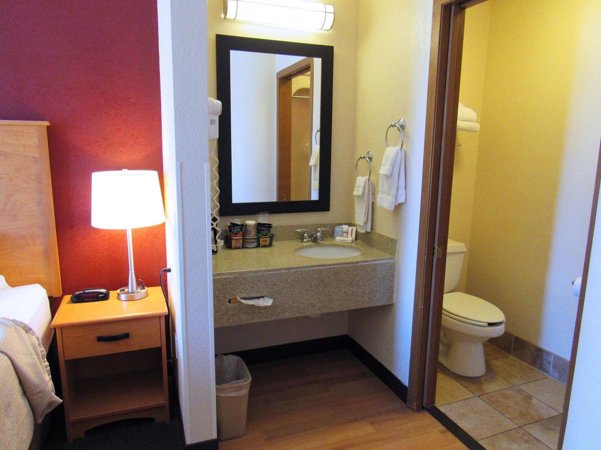 Red Roof Inn Fargo - I-94/Medical Center - thumb 10