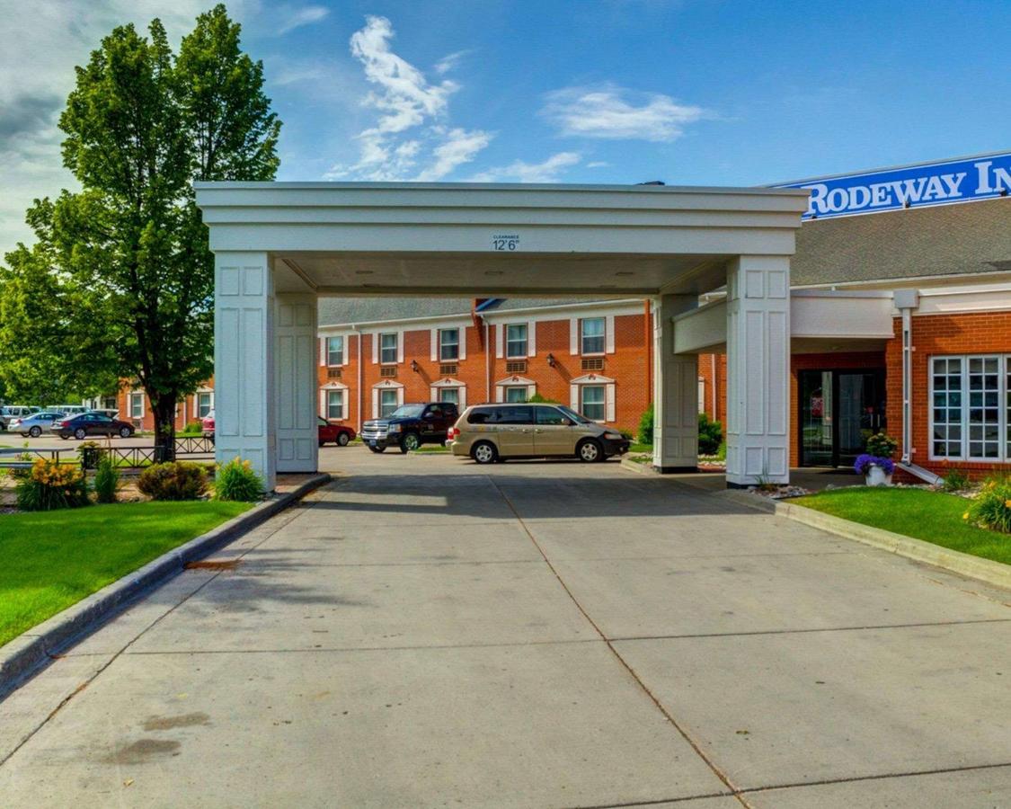 Rodeway Inn Grand Forks - thumb 0