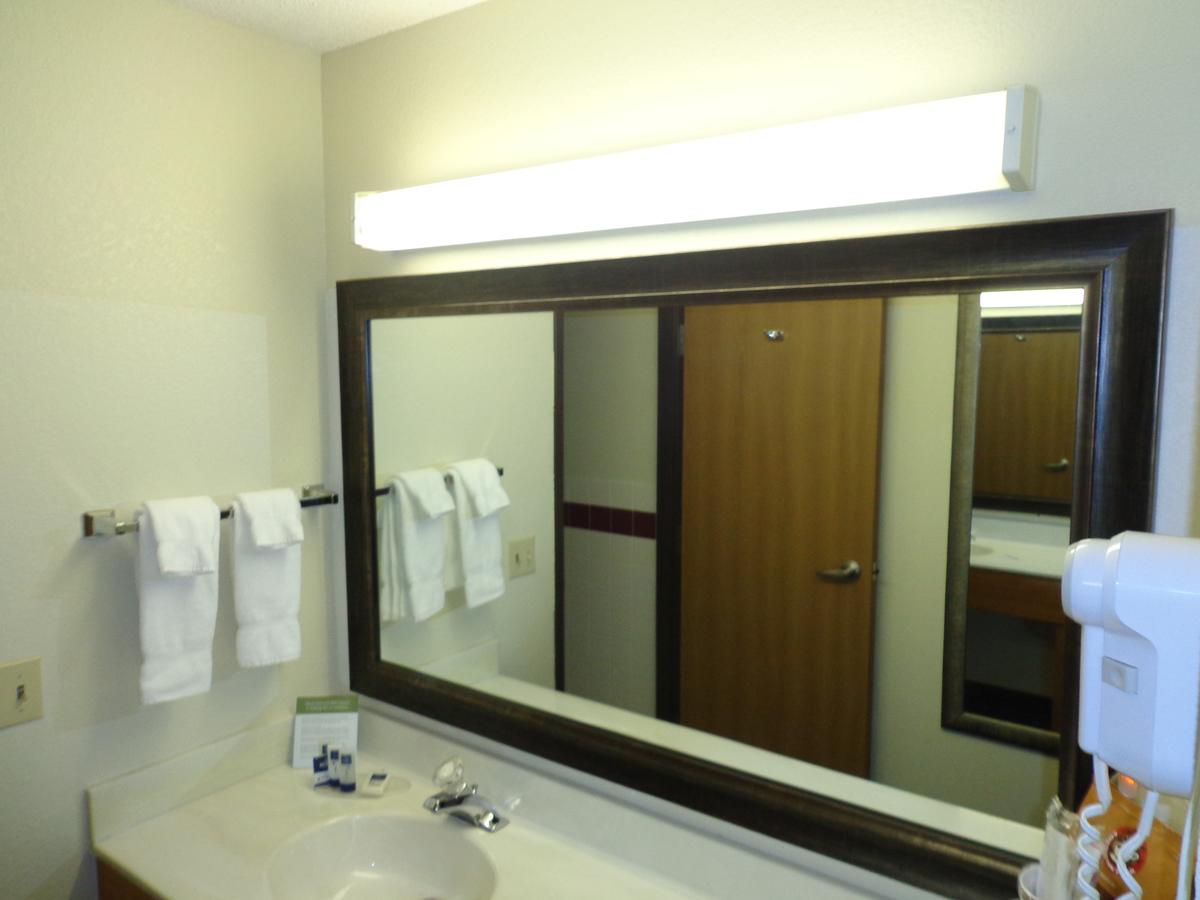 AmericInn By Wyndham Bismarck - thumb 25