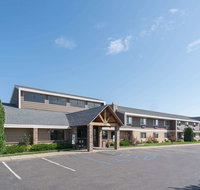AmericInn by Wyndham Bismarck - Tourism House