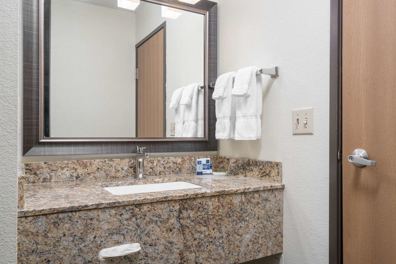 AmericInn By Wyndham Bismarck - thumb 41