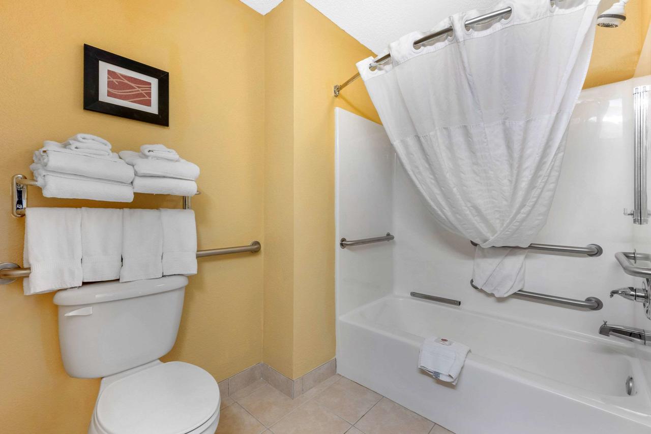 Comfort Suites Findlay I-75 - thumb 37