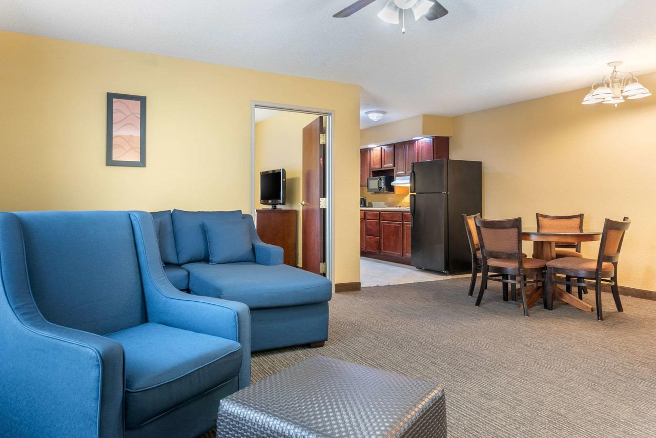 Comfort Suites Findlay I-75 - thumb 40
