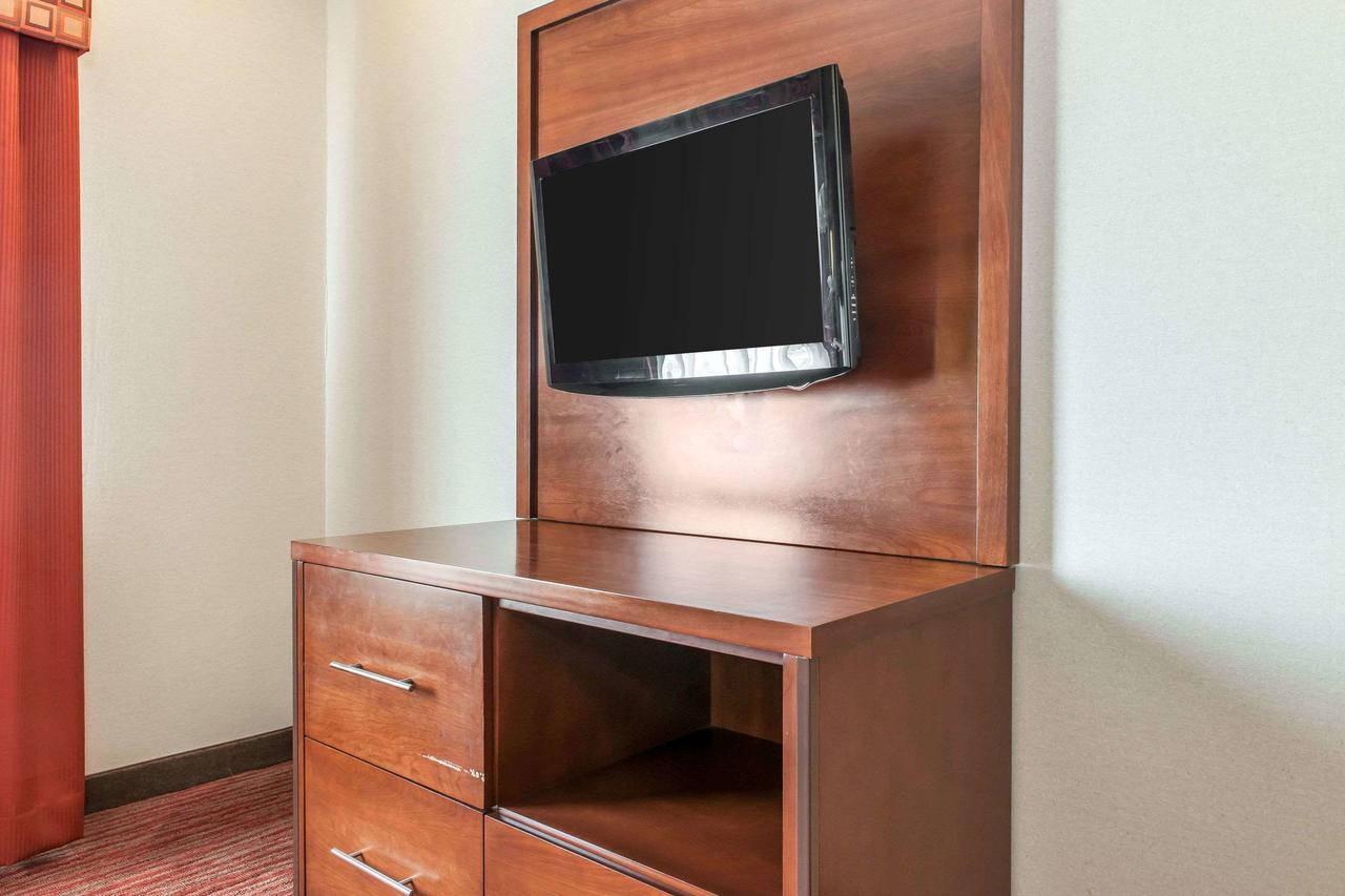 Comfort Suites Columbus - thumb 23