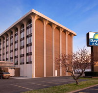 Days Inn  Suites by Wyndham Elyria - Tourism House