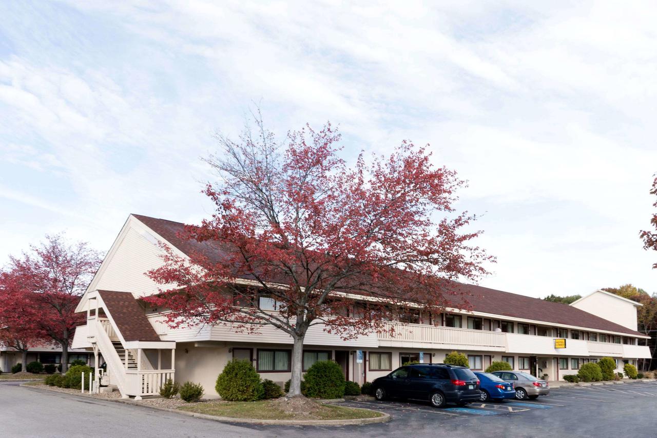 Super 8 By Wyndham Strongsville/Cleveland