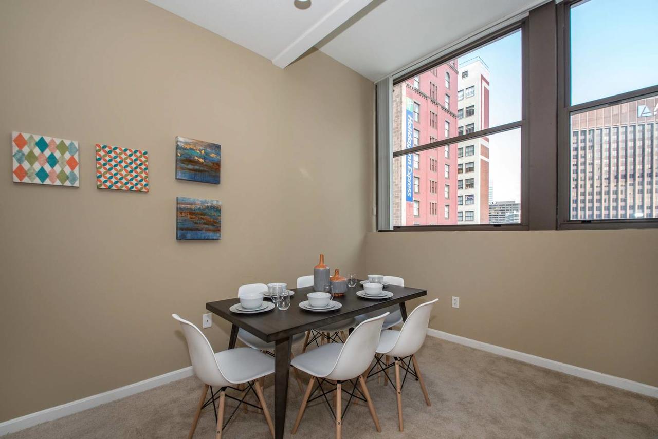 Central & Spacious Downtown Gem - thumb 21