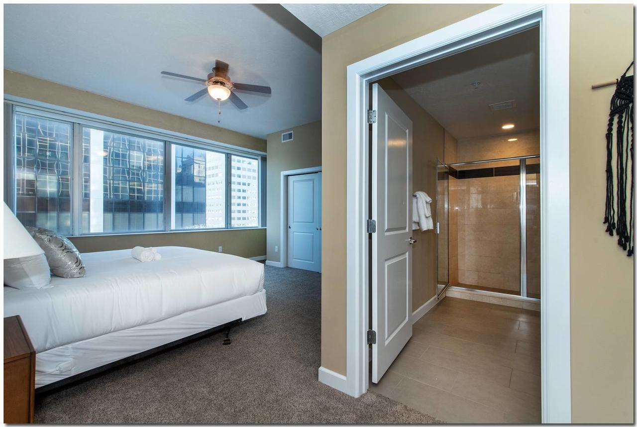 Central & Spacious Downtown Gem - thumb 36