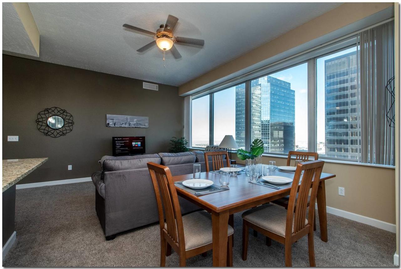 Central & Spacious Downtown Gem - thumb 35