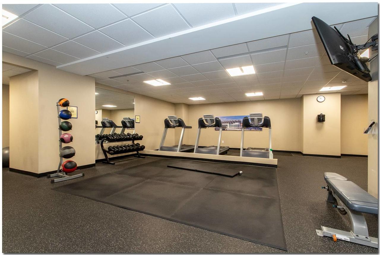 Central & Spacious Downtown Gem - thumb 31