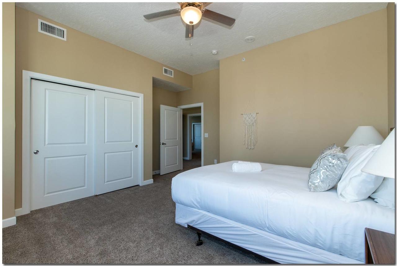 Central & Spacious Downtown Gem - thumb 27