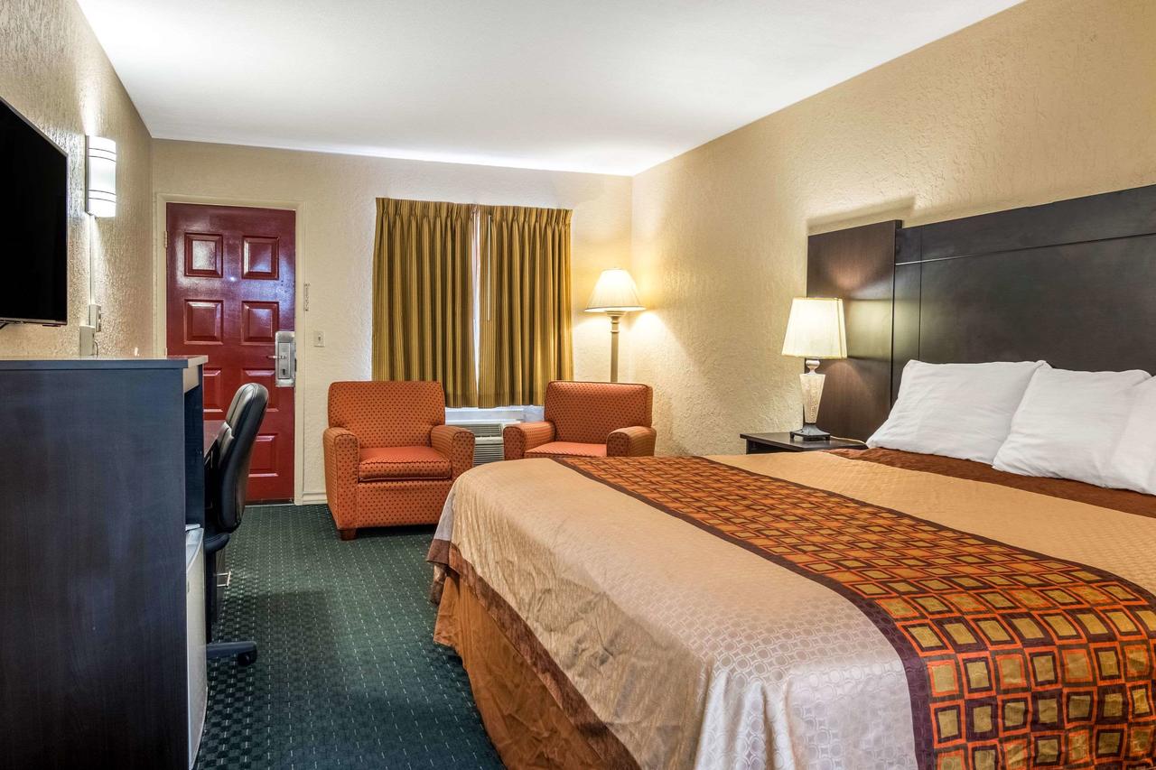 Rodeway Inn Broken Bow - thumb 20