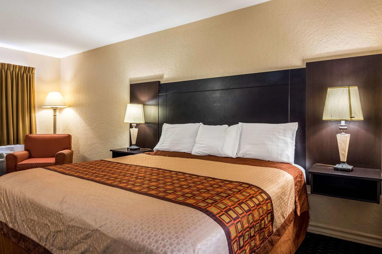 Rodeway Inn Broken Bow - thumb 18