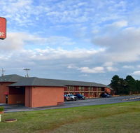 Econo Lodge Purcell - Tourism House