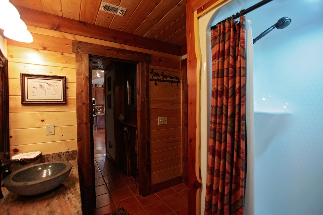 Bronco Lodge Cabin Broken Bow Cabin - thumb 22