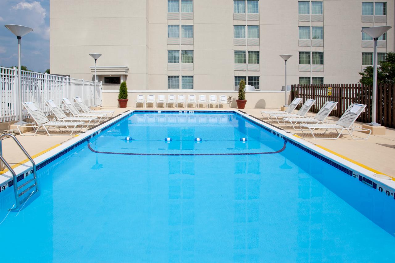 Sheraton Pittsburgh Airport Hotel - thumb 1