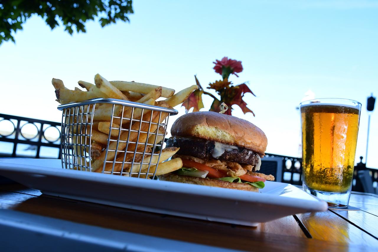 Sheraton Erie Bayfront Hotel - thumb 15