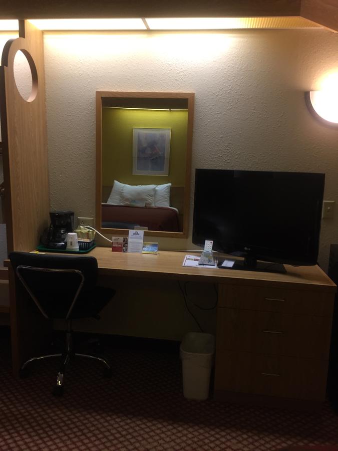 Days Inn By Wyndham Pittsburgh Airport - thumb 8