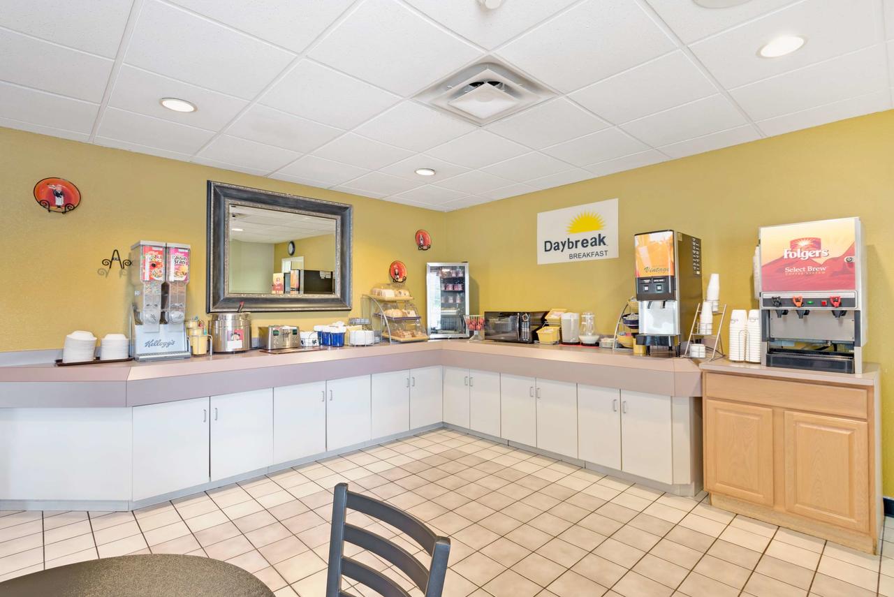 Days Inn By Wyndham Pittsburgh Airport - thumb 34