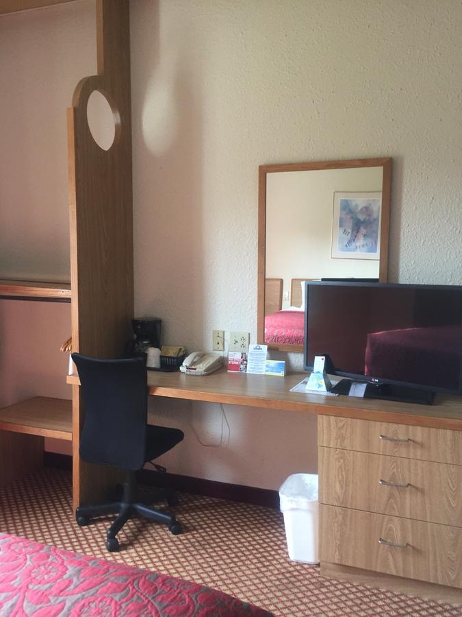 Days Inn By Wyndham Pittsburgh Airport - thumb 9