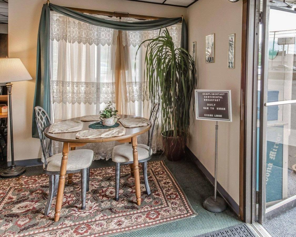 Econo Lodge Altoona I-99 - thumb 10