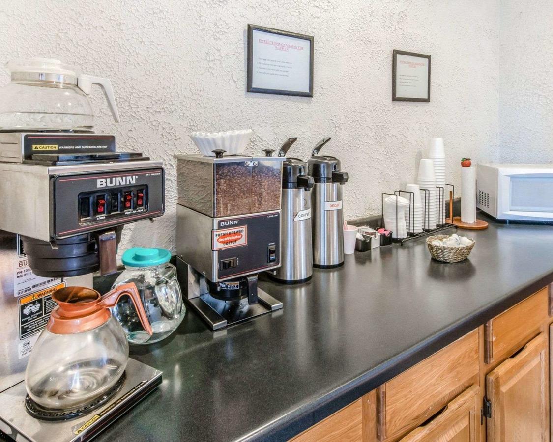 Econo Lodge Altoona I-99 - thumb 3