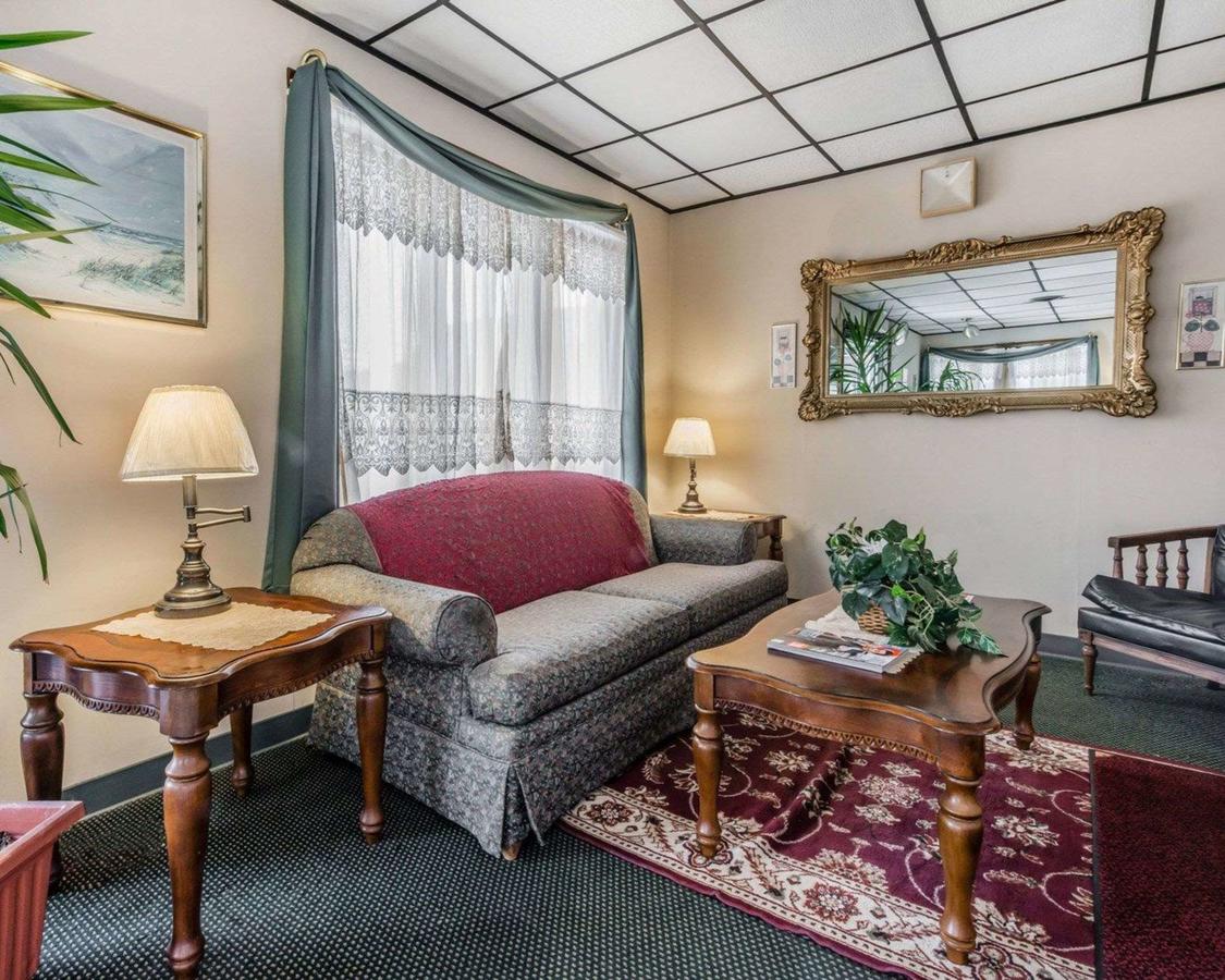 Econo Lodge Altoona I-99 - thumb 1