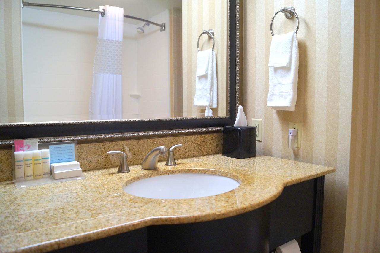 Hampton Inn Altoona - thumb 7