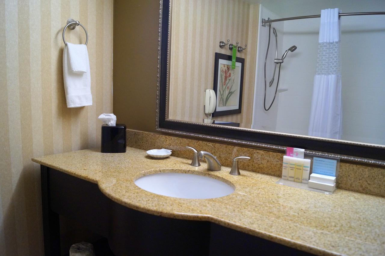 Hampton Inn Altoona - thumb 9