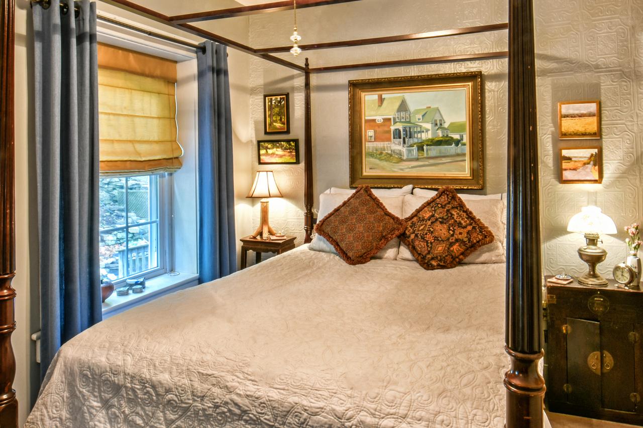 The Parsonage Bed & Breakfast - thumb 2