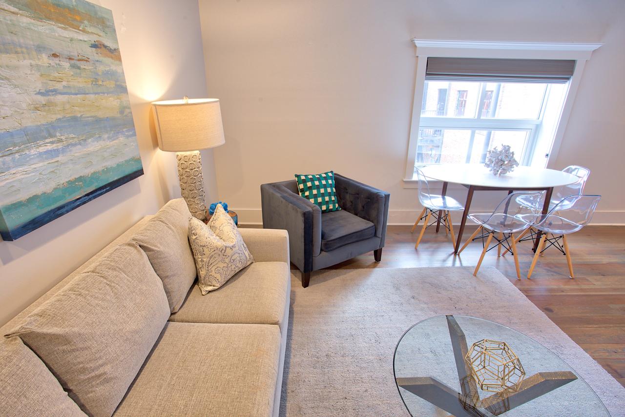 493 King Luxury Two Bedroom Suites - thumb 3